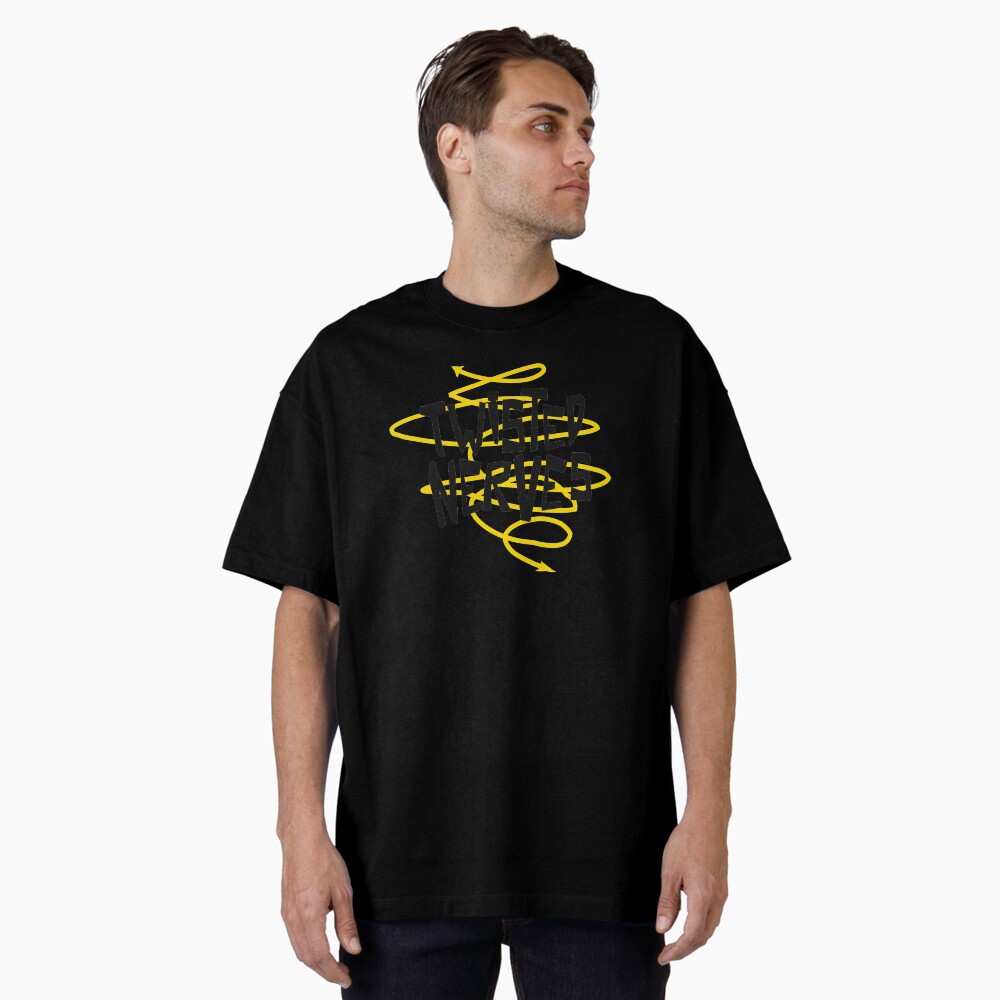 Aperçu de l'œuvre T-shirt oversize créée et vendue par Jeanne-LMBB.