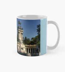 Taza clásica Monumento en el Parque del Buen Retiro