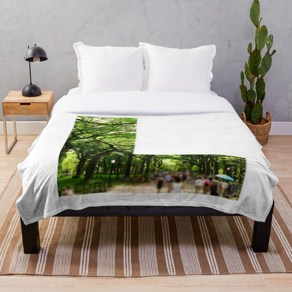 Central Park - Letter L on a throw blanket