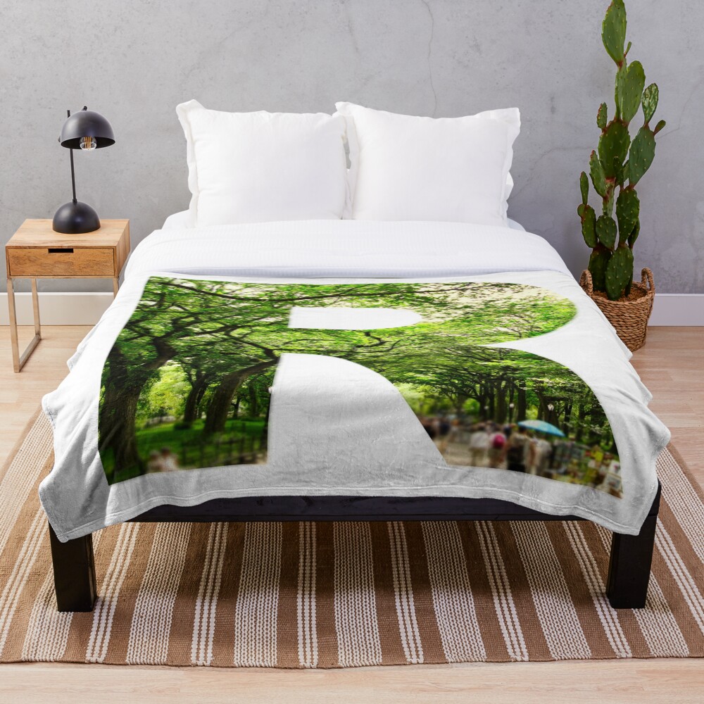 Central Park - Letter R on a throw blanket