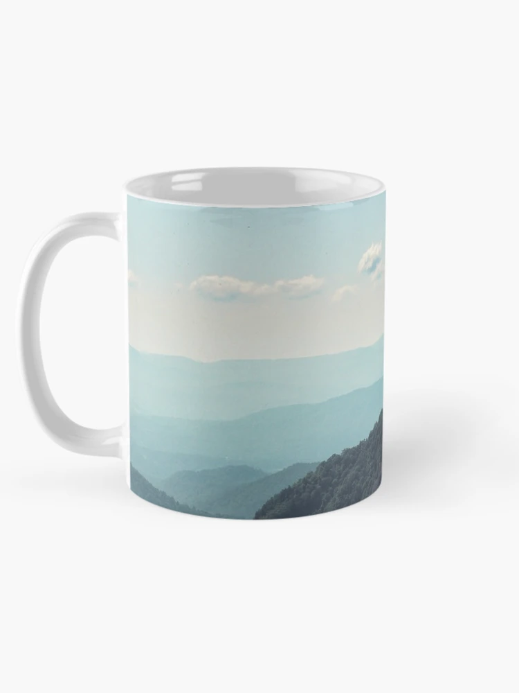 Aperçu 5 sur 6. Mug à café avec l'œuvre Miroir créée et vendue par mattmangrease.