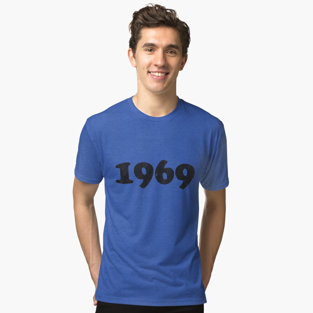 Aperçu de l'œuvre T-shirt chiné créée et vendue par Jeanne-LMBB.