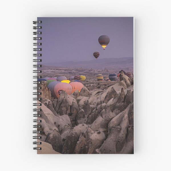 Aperçu de l'œuvre Ballons à air chaud se levant le matin créée et vendue par killinsky.