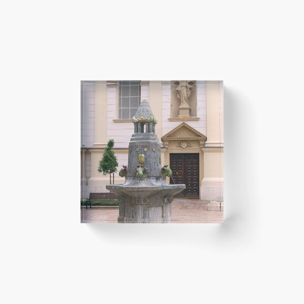 Aperçu de l'œuvre fontaine ancienne de Zsolnay, Pecs, Hongrie créée et vendue par goceris.