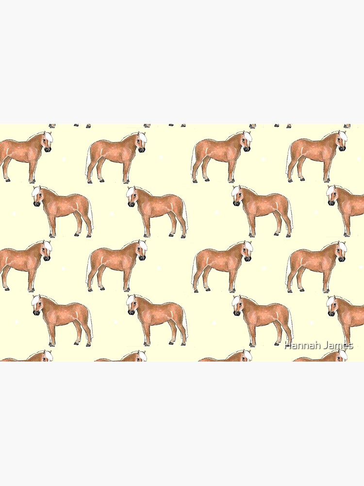 Aperçu 2 sur 2. Housse d'ordinateur avec l'œuvre Haflinger créée et vendue par Hannah-James94.