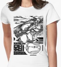 N a g i s a // 2 Tailliertes T-Shirt für Frauen