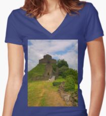 Launceston Castle Women's Fitted V-Neck T-Shirt