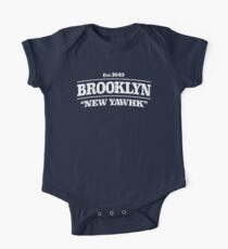 Body de manga corta para bebé Brooklyn New York 'New Yawhk' Vintage Est. 1643 NYC Design