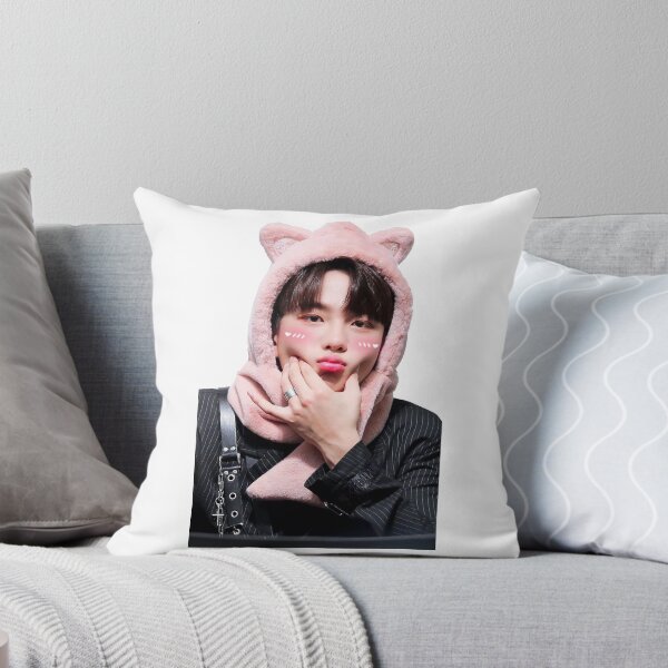 Artikelvorschau, Cutie Jongho entworfen und verkauft von CammiRay.