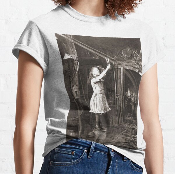 Striking Historical Photo That Bring the Past to Life #HistoricalPhoto #Historical #Photo #vintage #clothing, #people, #adult, #group, #child, #vertical, #brown, #photography, #clothing, #women, #men Classic T-Shirt