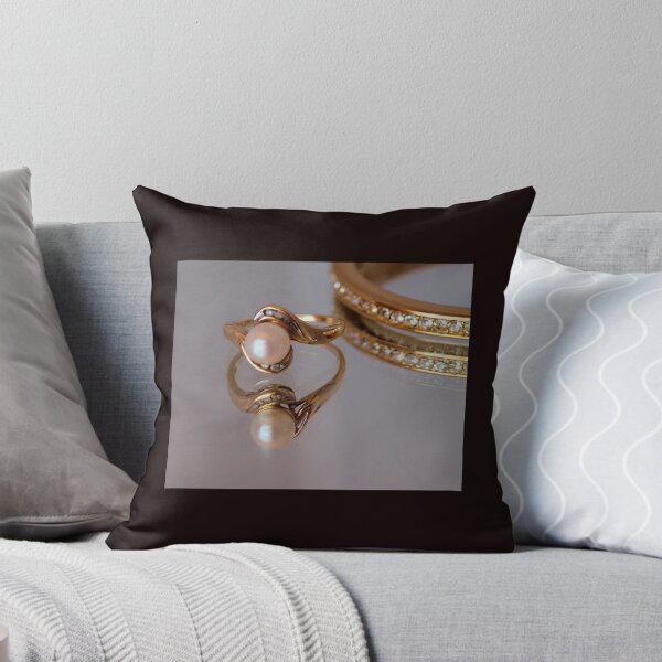 Aperçu de l'œuvre Bague perle créée et vendue par tvlgoddess.