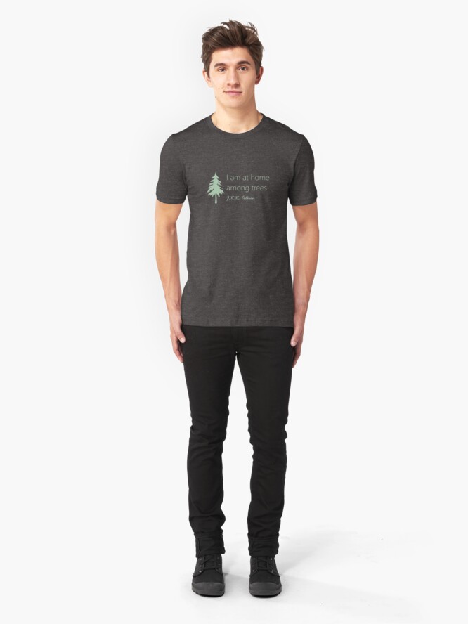 Alternative Ansicht von Ich bin zu Hause unter Bäumen, die Tolkien zitiert Slim Fit T-Shirt