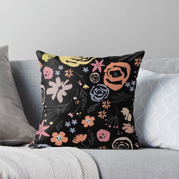 Artikelvorschau, Blumencollage auf Schwarzem entworfen und verkauft von MathisDesigns.