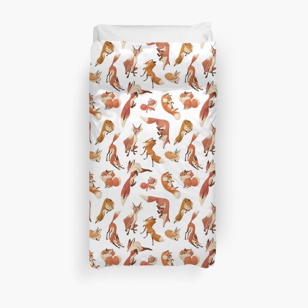 Red foxes Duvet Cover