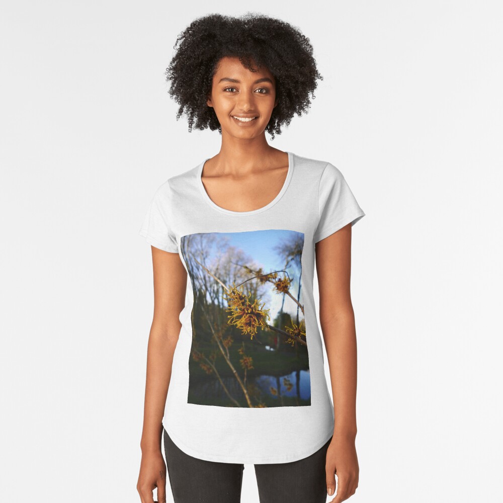 Ozark witchhazel (Hamamelis vernalis) Premium Scoop T-Shirt