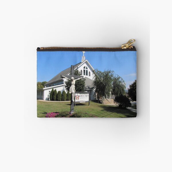 Artikelvorschau, Statue In Front Of Resurrection Lutheran Church entworfen und verkauft von Jean Gregory Evans.