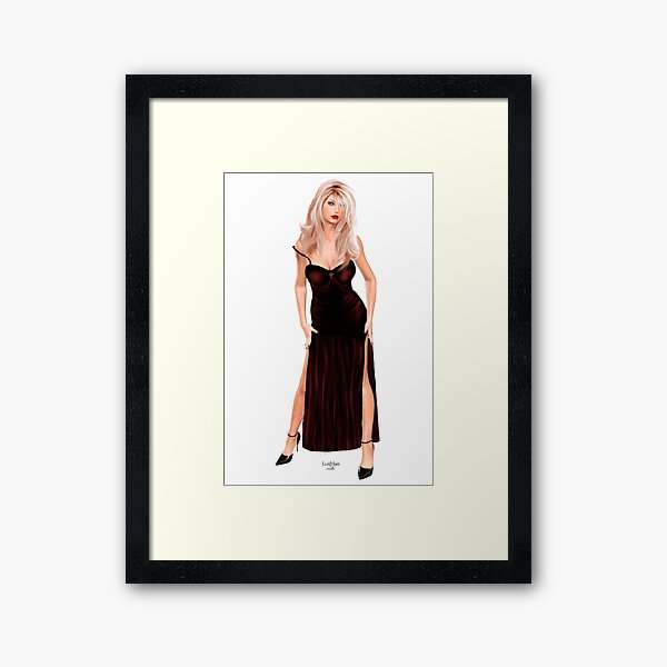 Tasha - Blondine im weinroten Samtkleid Gerahmter Kunstdruck