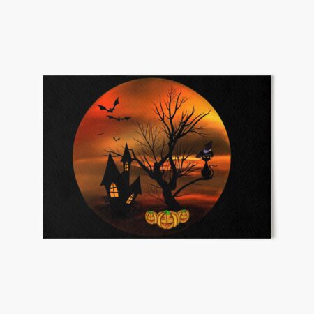 Halloween Katze mit Zauberhut in einem blattlosen Baum, leuchtende Kürbisse, Fledermäuse und eine alte Villa Galeriedruck