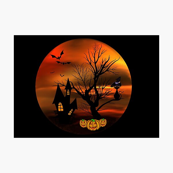 Halloween Katze mit Zauberhut in einem blattlosen Baum, leuchtende Kürbisse, Fledermäuse und eine alte Villa Fotodruck