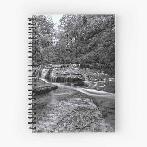 Artikelvorschau, Ledge Falls, Nr. 2 bw entworfen und verkauft von Belinda Greb Photography.