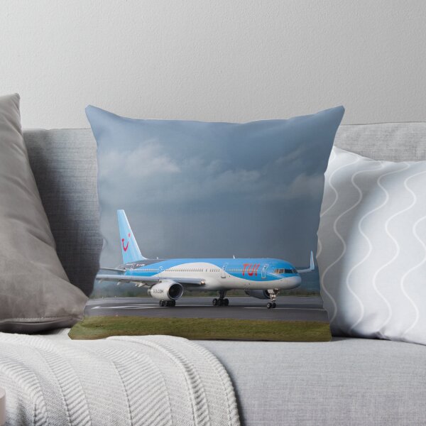 Boeing 757 - TUI Throw Pillow