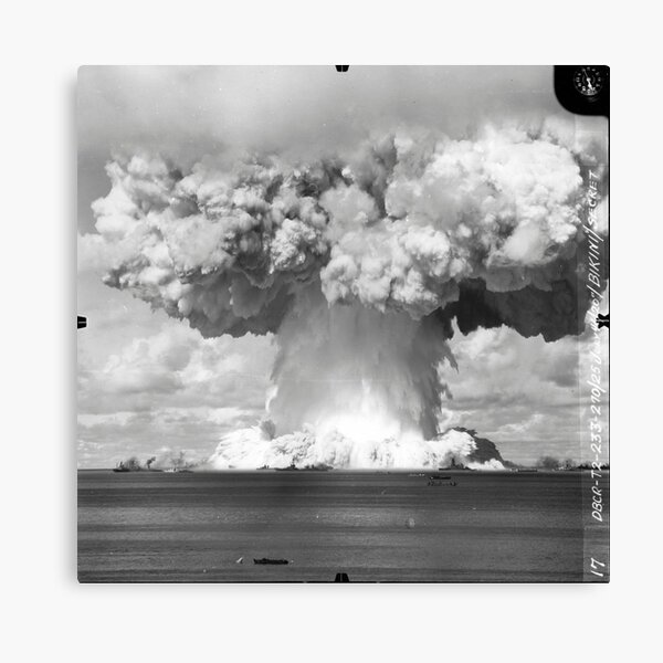 Vista previa del artículo con la obra «Prueba de panadero Explosión atómica Operación Encrucijada (25 de julio de 1946)», diseñado y vendido por allhistory.