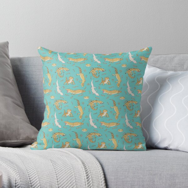 Geckos to Go Throw Pillow