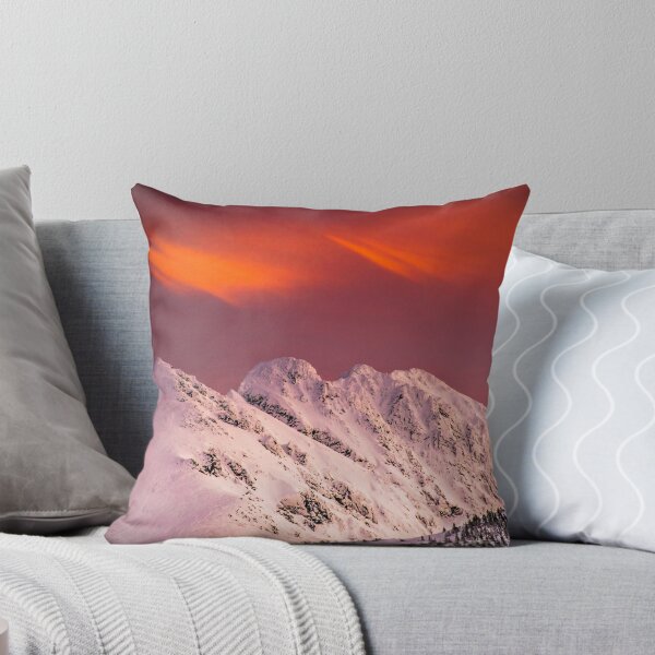 Aperçu de l'œuvre Paysage de montagne et ciel rouge ardent créée et vendue par killinsky.