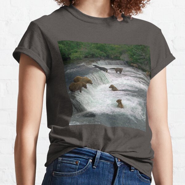 Vista previa del artículo con la obra «Osos pardos, Brooks Falls, Brooks River, Parque Nacional Katmai, Alaska», diseñado y vendido por AlaskaExtreme.