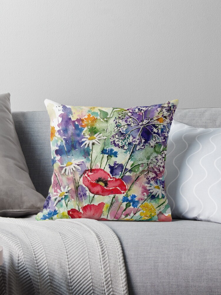 Aperçu 1 sur 4. Coussin avec l'œuvre Aquarelle Fleurs De Printemps créée et vendue par MonikaWyszynska.