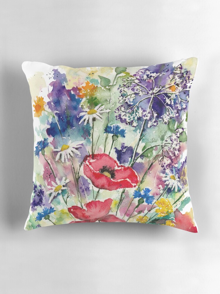 Aperçu 3 sur 4. Coussin avec l'œuvre Aquarelle Fleurs De Printemps créée et vendue par MonikaWyszynska.