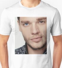 Dominic Sherwood photo Unisex T-Shirt