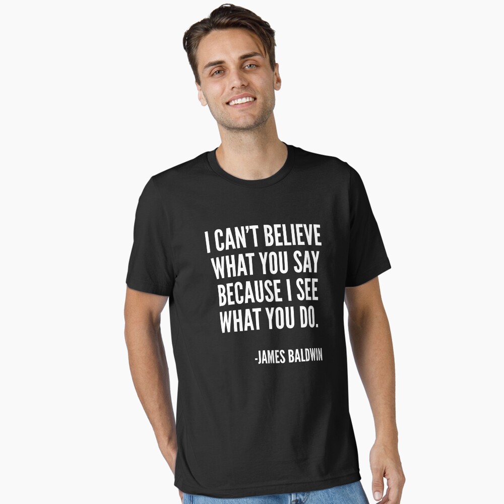 Vista previa del artículo con la obra «Camiseta esencial», diseñado y vendido por UrbanApparel.