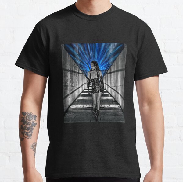 La Femme Kunoichi Classic T-Shirt