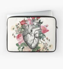 Roses for her Heart Laptop Sleeve