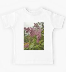 Flieder im Regen Kinder T-Shirt