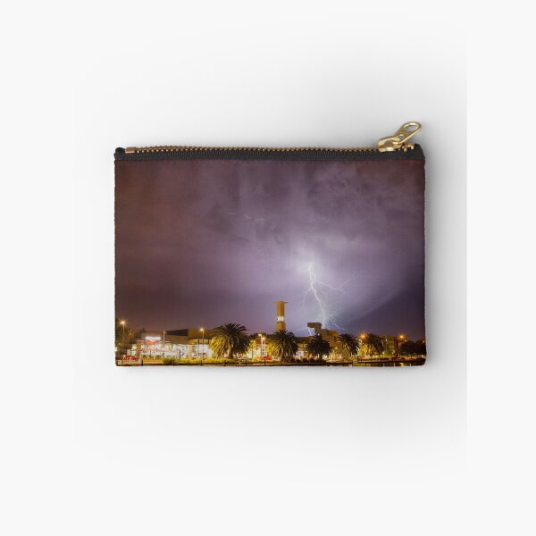 Aperçu de l'œuvre Lightning over Mawson Lakes créée et vendue par evenflow.