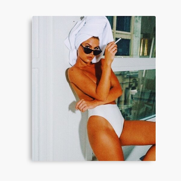 CIGARETTE BREAK Canvas Print