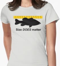 Size does matter - fishing T-shirt Women's Fitted T-Shirt