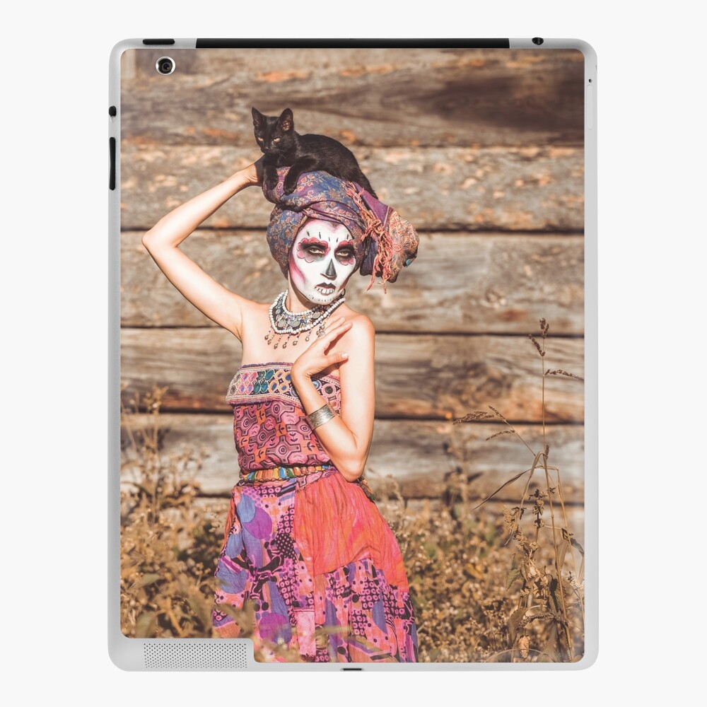 Coque Et Skin Adhesive Ipad Costume D Halloween De Santa Muerte Femme De Sorciere Et Maquillage De Mort De Sorciere De Chat Noir Par Mehendra Redbubble