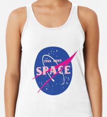 Ich brauche Platz Racerback Tank Top