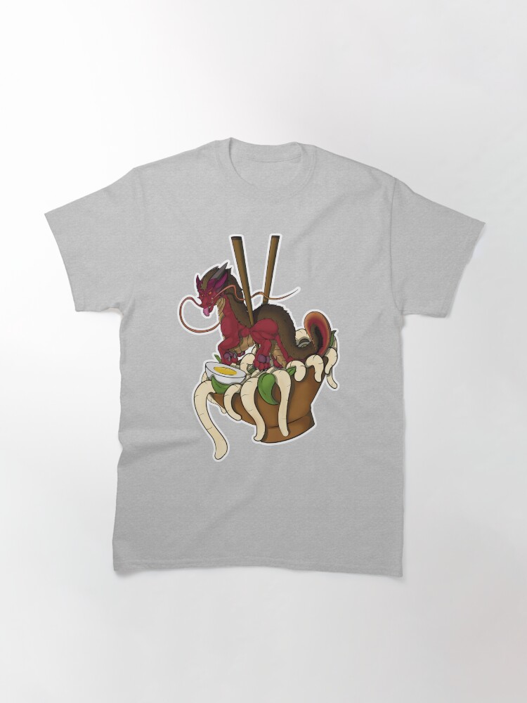 Aperçu 2 sur 7. T-shirt classique avec l'œuvre Dragon nouille! créée et vendue par Gordrakk.