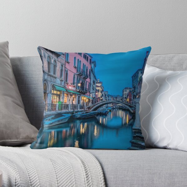 After the sun has set in Venice Throw Pillow