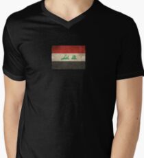 Old and Worn Distressed Vintage Flag of Iraq Men's V-Neck T-Shirt