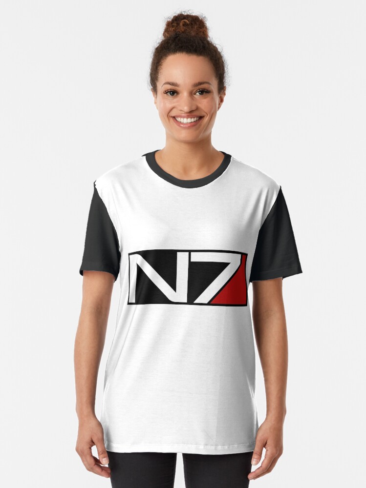 Imagen 2 de 5, Camiseta gráfica con la obra almohadas, etc., diseñada y vendida por TheHotdish.