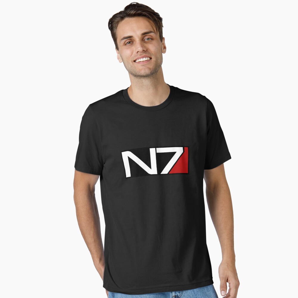 Vista previa del artículo con la obra «Camiseta esencial», diseñado y vendido por TheHotdish.