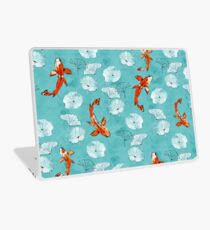 Waterlily Koi in Türkis Laptop Skin