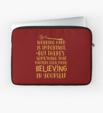Hart arbeiten ist wichtig Laptoptasche