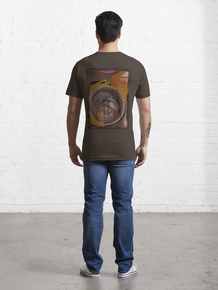 Alternate view of eye as a lens - steampunk variations Essential T-Shirt