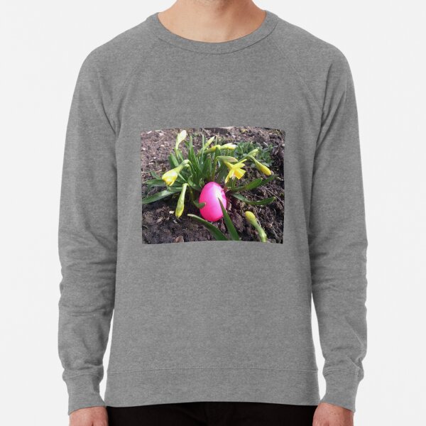 Osterei im Blumenbeet Leichter Pullover